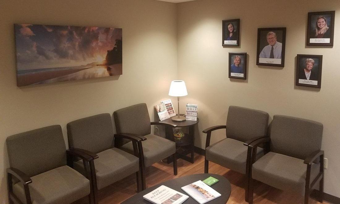 Dental patient waiting area at Beachwood Smiles in 44122